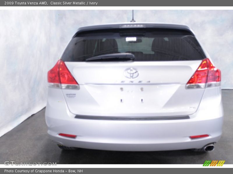 Classic Silver Metallic / Ivory 2009 Toyota Venza AWD