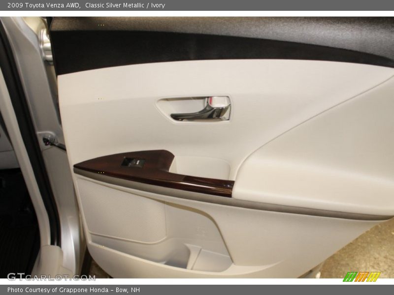 Classic Silver Metallic / Ivory 2009 Toyota Venza AWD
