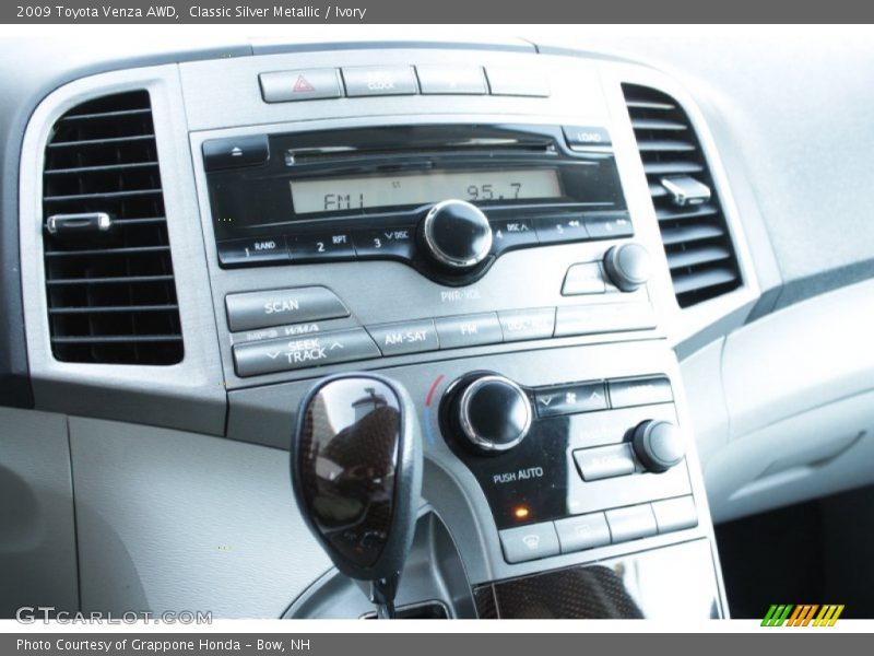Classic Silver Metallic / Ivory 2009 Toyota Venza AWD