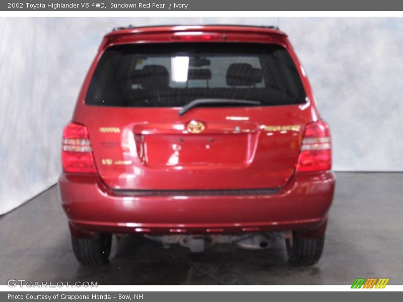 Sundown Red Pearl / Ivory 2002 Toyota Highlander V6 4WD