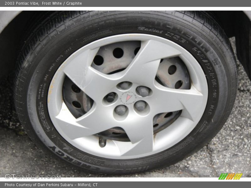 Frost White / Graphite 2003 Pontiac Vibe