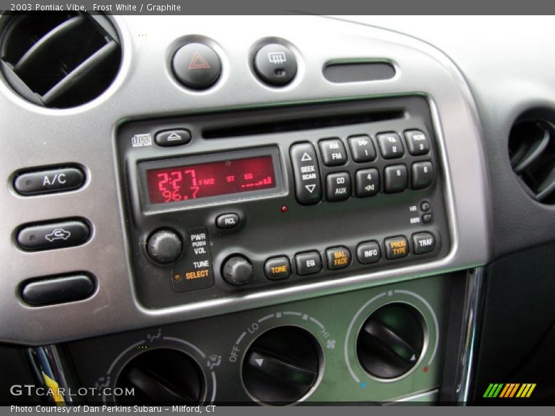 Frost White / Graphite 2003 Pontiac Vibe