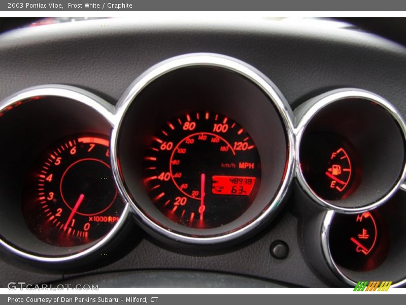 Frost White / Graphite 2003 Pontiac Vibe