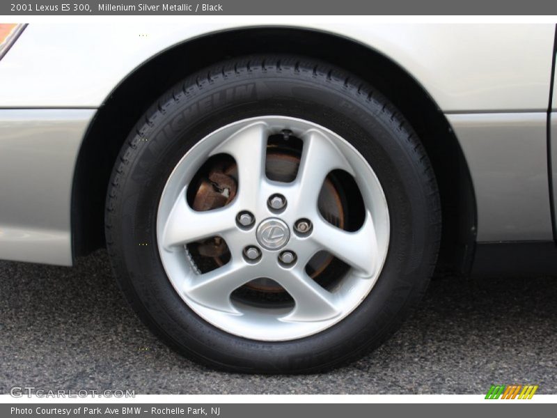 Millenium Silver Metallic / Black 2001 Lexus ES 300