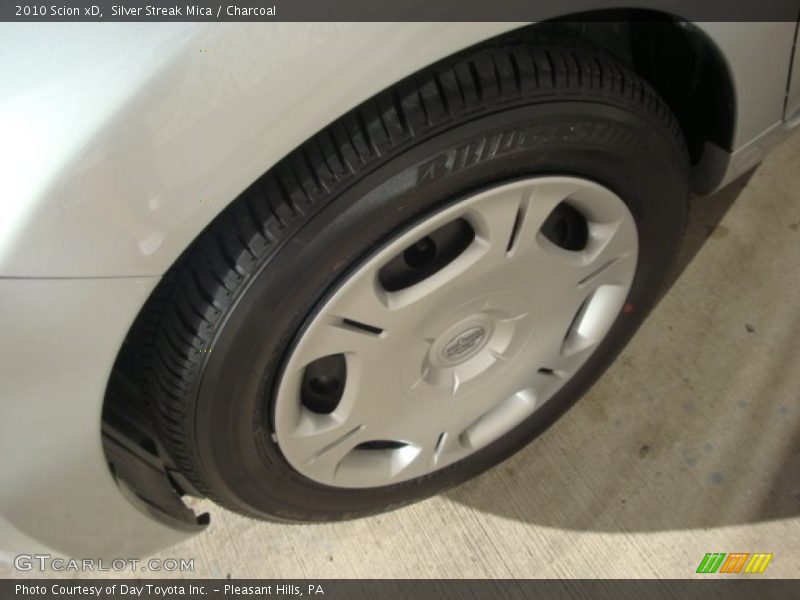 Silver Streak Mica / Charcoal 2010 Scion xD