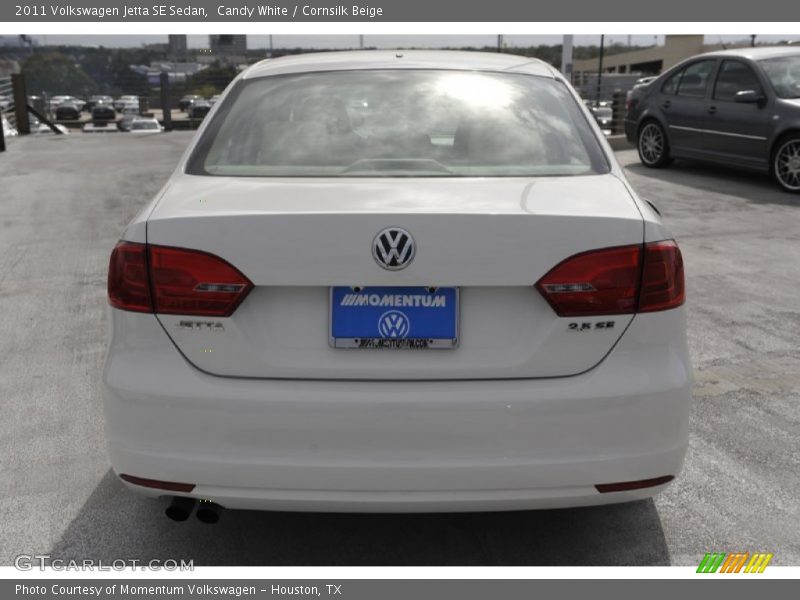 Candy White / Cornsilk Beige 2011 Volkswagen Jetta SE Sedan