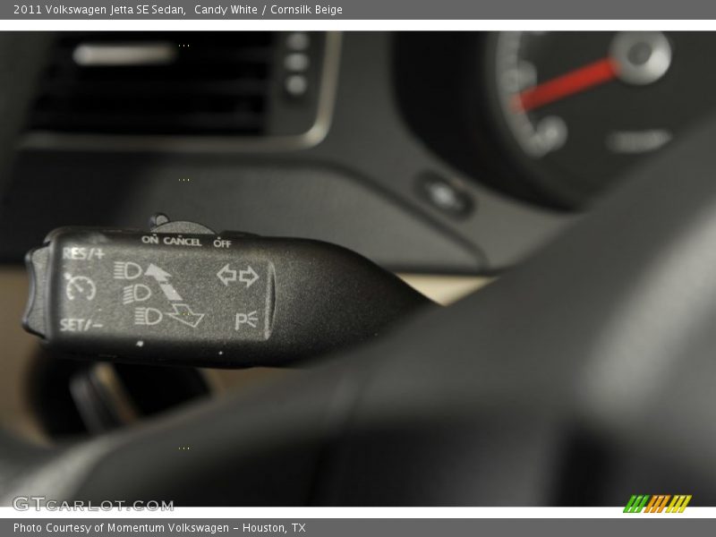 Candy White / Cornsilk Beige 2011 Volkswagen Jetta SE Sedan