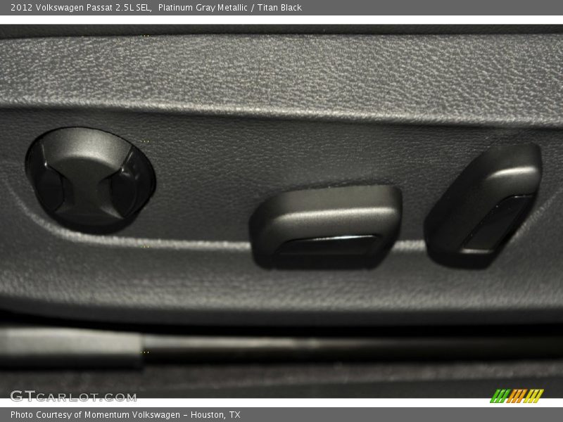 Platinum Gray Metallic / Titan Black 2012 Volkswagen Passat 2.5L SEL