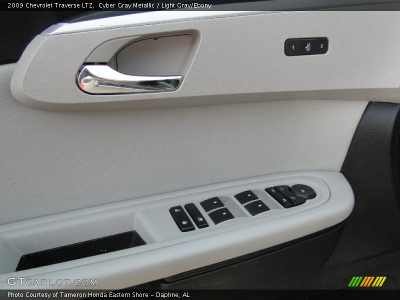 Cyber Gray Metallic / Light Gray/Ebony 2009 Chevrolet Traverse LTZ