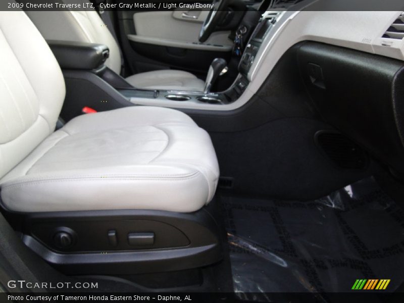 Cyber Gray Metallic / Light Gray/Ebony 2009 Chevrolet Traverse LTZ