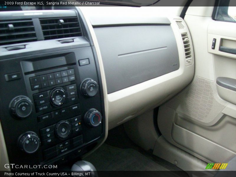 Sangria Red Metallic / Charcoal 2009 Ford Escape XLS