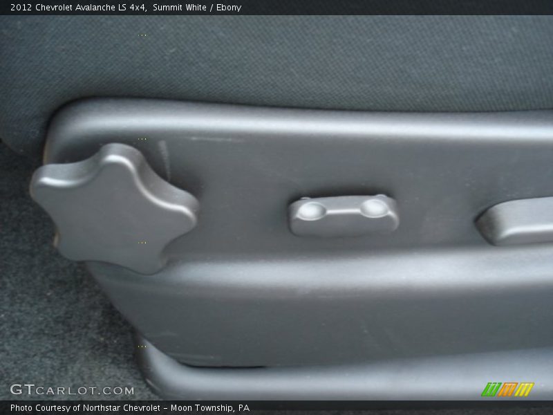 Summit White / Ebony 2012 Chevrolet Avalanche LS 4x4