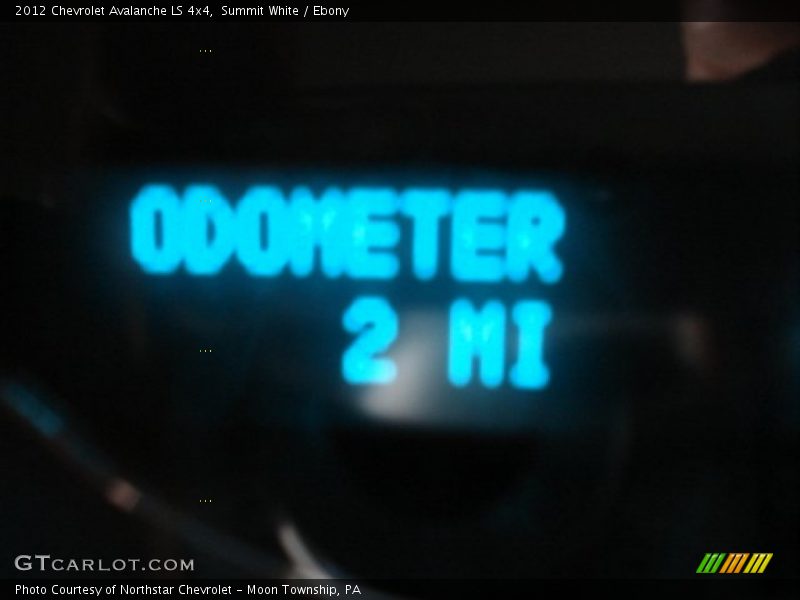 Summit White / Ebony 2012 Chevrolet Avalanche LS 4x4