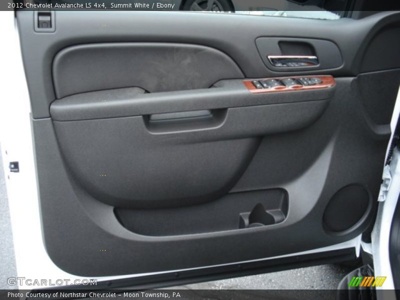 Summit White / Ebony 2012 Chevrolet Avalanche LS 4x4