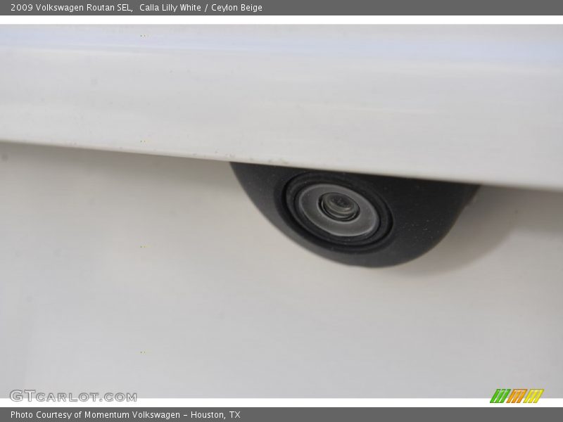 Calla Lilly White / Ceylon Beige 2009 Volkswagen Routan SEL