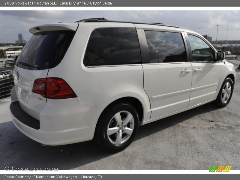 Calla Lilly White / Ceylon Beige 2009 Volkswagen Routan SEL