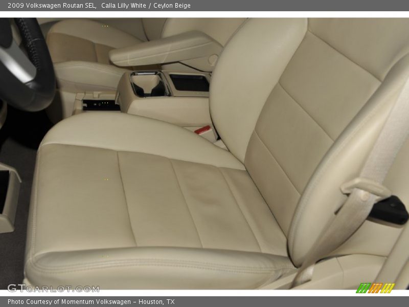Calla Lilly White / Ceylon Beige 2009 Volkswagen Routan SEL