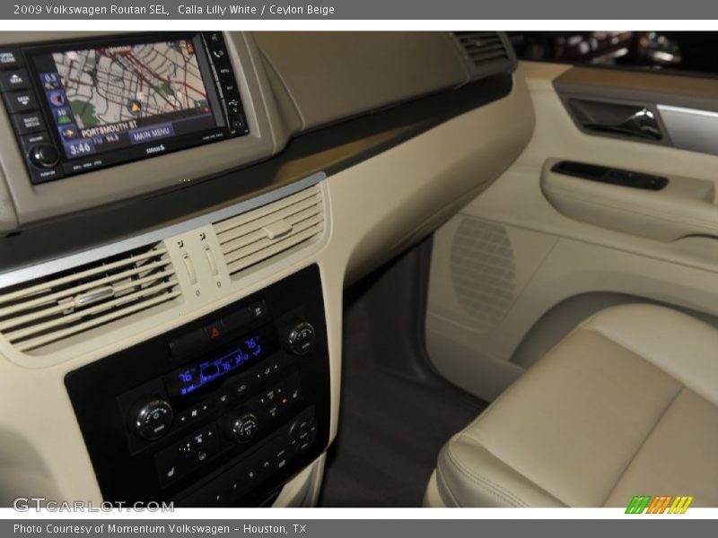 Calla Lilly White / Ceylon Beige 2009 Volkswagen Routan SEL