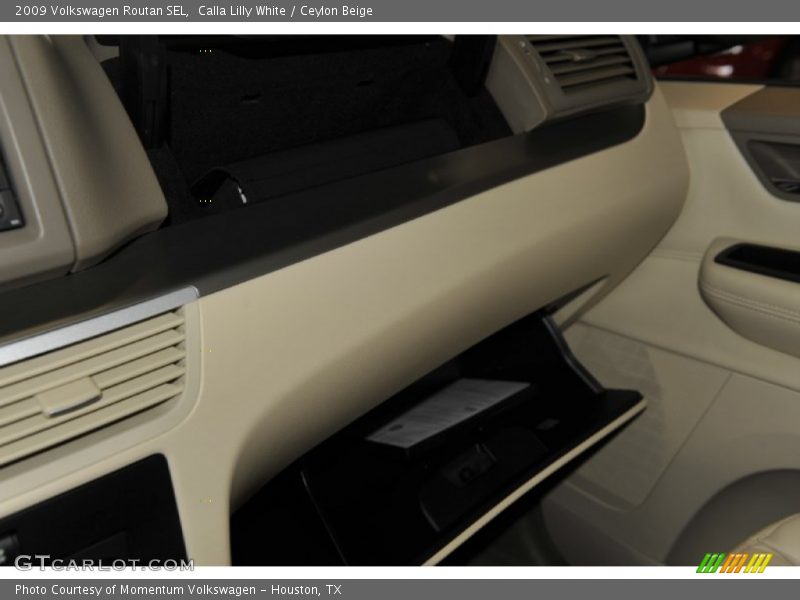 Calla Lilly White / Ceylon Beige 2009 Volkswagen Routan SEL