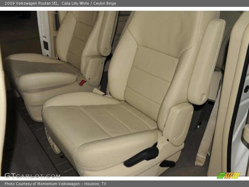 Calla Lilly White / Ceylon Beige 2009 Volkswagen Routan SEL