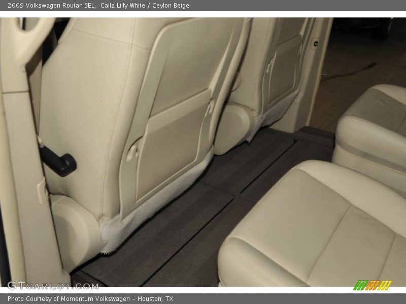 Calla Lilly White / Ceylon Beige 2009 Volkswagen Routan SEL