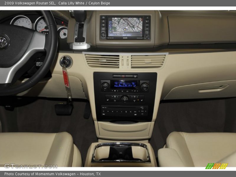 Calla Lilly White / Ceylon Beige 2009 Volkswagen Routan SEL