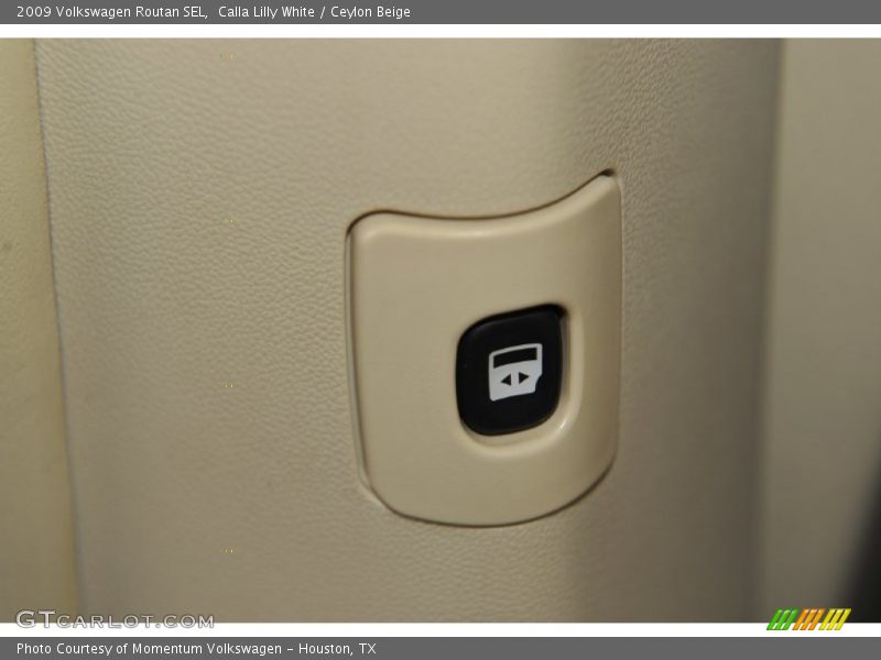 Calla Lilly White / Ceylon Beige 2009 Volkswagen Routan SEL