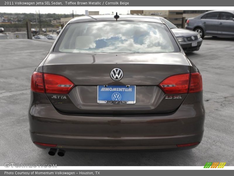 Toffee Brown Metallic / Cornsilk Beige 2011 Volkswagen Jetta SEL Sedan