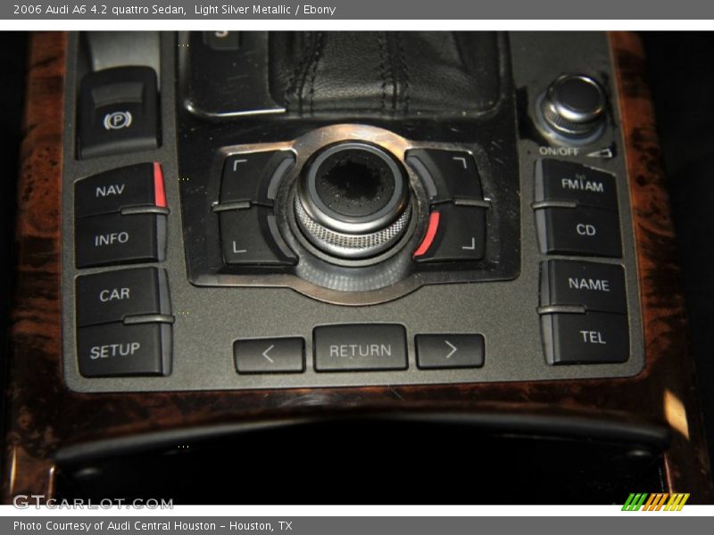 Controls of 2006 A6 4.2 quattro Sedan
