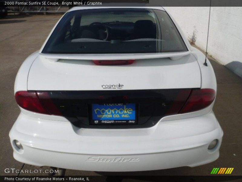 Bright White / Graphite 2000 Pontiac Sunfire SE Coupe