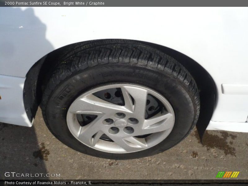 Bright White / Graphite 2000 Pontiac Sunfire SE Coupe