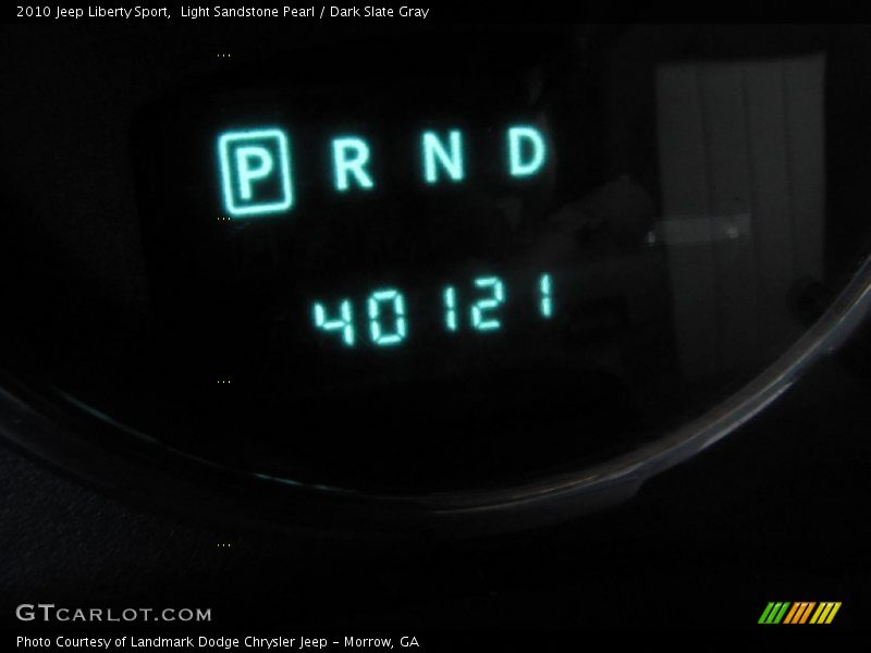 Light Sandstone Pearl / Dark Slate Gray 2010 Jeep Liberty Sport