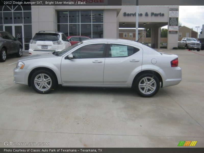 Bright Silver Metallic / Black 2012 Dodge Avenger SXT