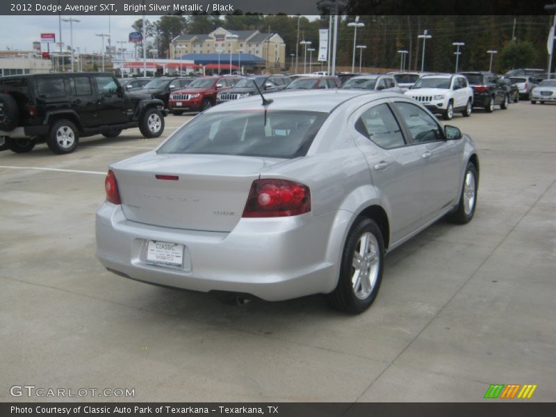 Bright Silver Metallic / Black 2012 Dodge Avenger SXT