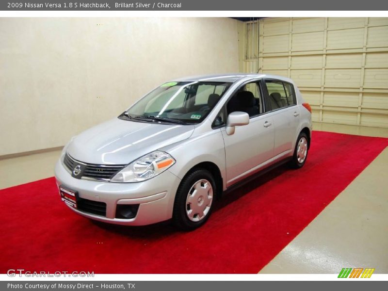 Brillant Silver / Charcoal 2009 Nissan Versa 1.8 S Hatchback