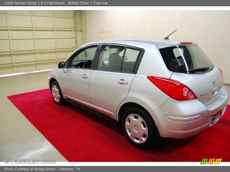 Brillant Silver / Charcoal 2009 Nissan Versa 1.8 S Hatchback