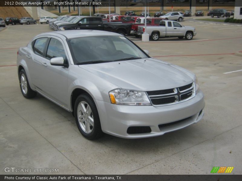 Bright Silver Metallic / Black 2012 Dodge Avenger SXT