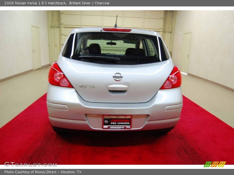 Brillant Silver / Charcoal 2009 Nissan Versa 1.8 S Hatchback