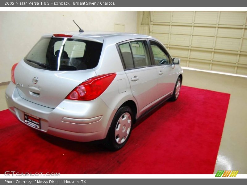 Brillant Silver / Charcoal 2009 Nissan Versa 1.8 S Hatchback