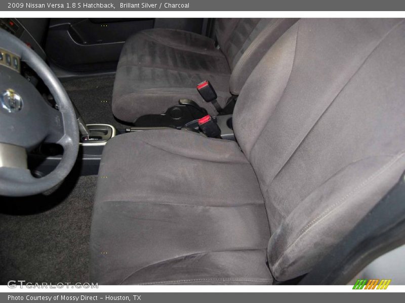 Brillant Silver / Charcoal 2009 Nissan Versa 1.8 S Hatchback
