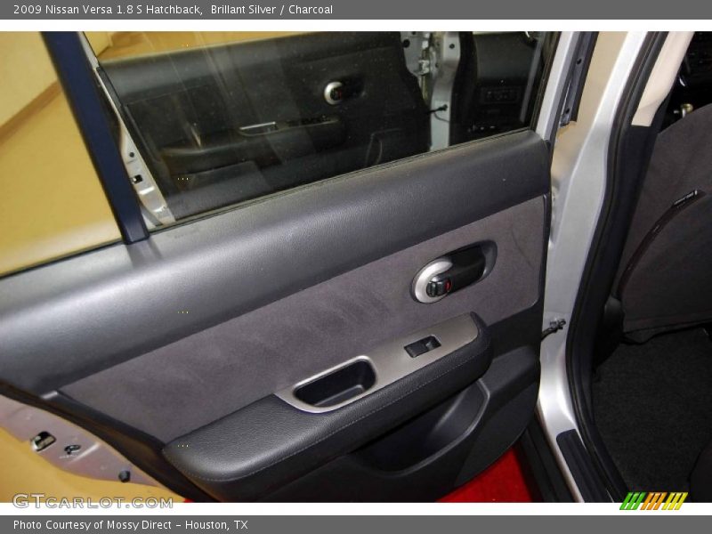 Brillant Silver / Charcoal 2009 Nissan Versa 1.8 S Hatchback