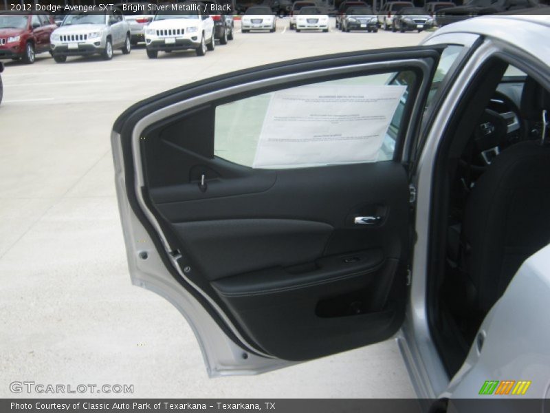 Bright Silver Metallic / Black 2012 Dodge Avenger SXT