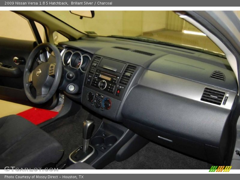 Brillant Silver / Charcoal 2009 Nissan Versa 1.8 S Hatchback