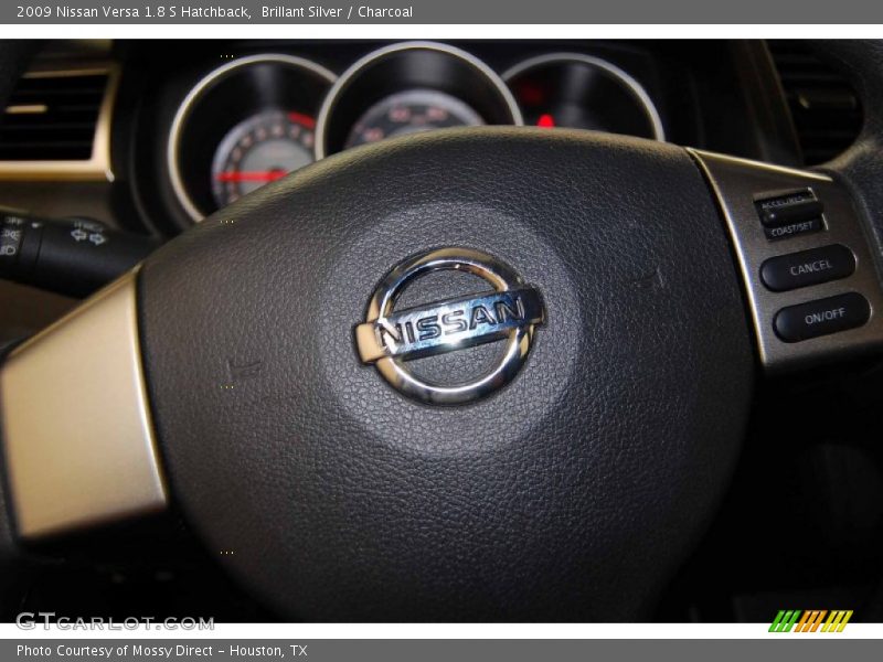 Brillant Silver / Charcoal 2009 Nissan Versa 1.8 S Hatchback