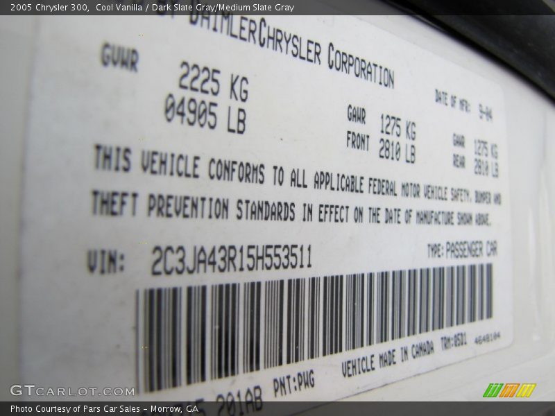 Cool Vanilla / Dark Slate Gray/Medium Slate Gray 2005 Chrysler 300