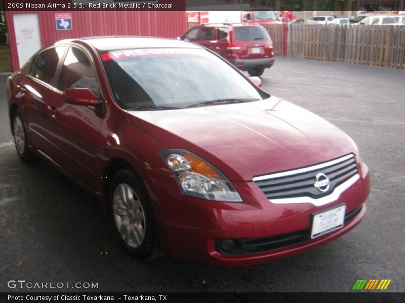 Red Brick Metallic / Charcoal 2009 Nissan Altima 2.5 S