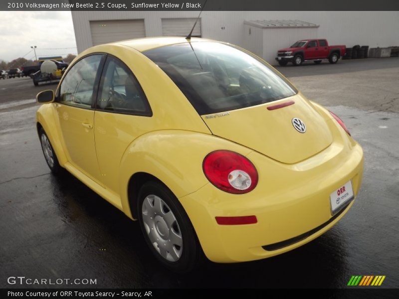 Sunflower Yellow / Black 2010 Volkswagen New Beetle 2.5 Coupe