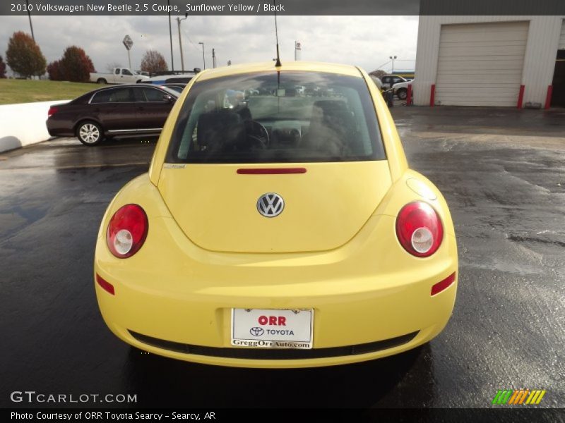 Sunflower Yellow / Black 2010 Volkswagen New Beetle 2.5 Coupe