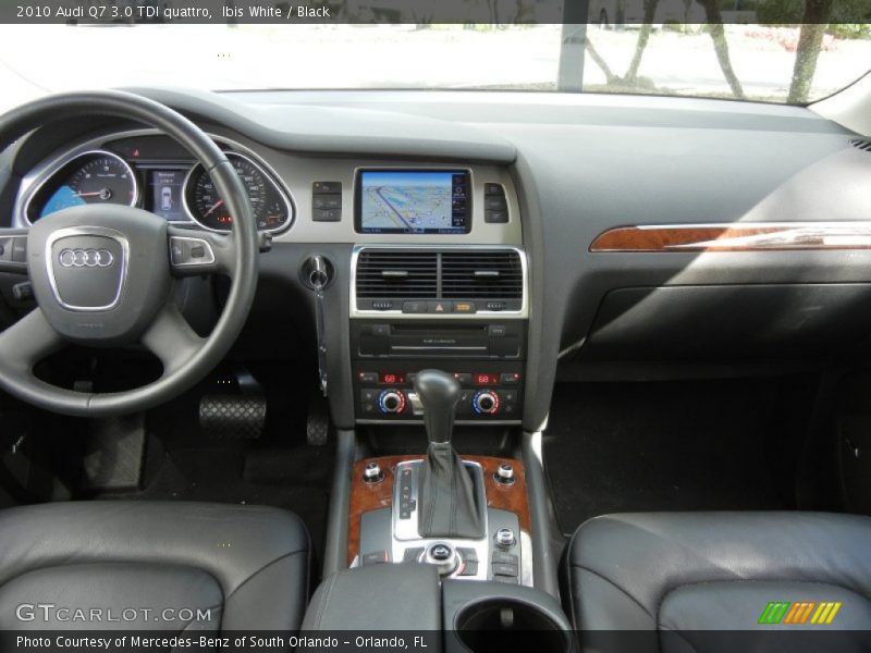 Dashboard of 2010 Q7 3.0 TDI quattro