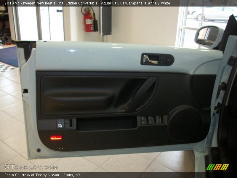 Aquarius Blue/Campanella White / White 2010 Volkswagen New Beetle Final Edition Convertible